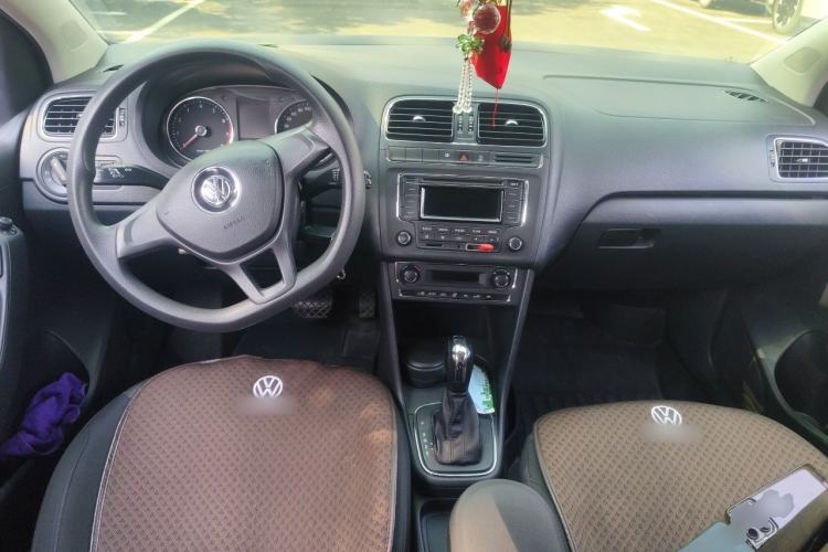 Used Volkswagen Polo 2014 1.4L Automatic Comfort Edition Center Console