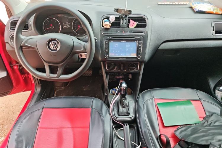 Used Volkswagen Polo 2014 1.4L Automatic Comfort Edition Center Console