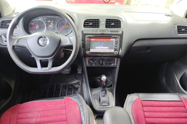 Used Volkswagen Polo 2014 1.4L Automatic Comfort Edition Center Console