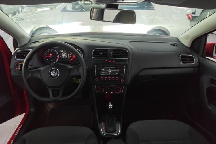 Used Volkswagen Polo 2014 1.6L Automatic Comfort Edition Center Console