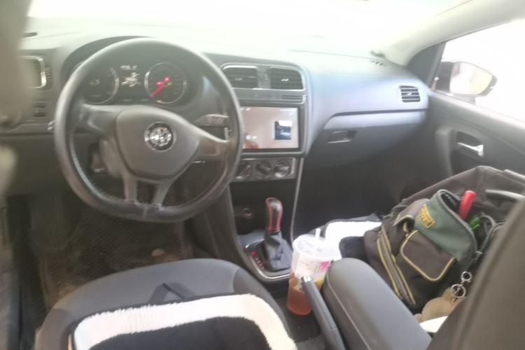 Used Volkswagen Polo 2014 1.4L Automatic Comfort Edition Center Console