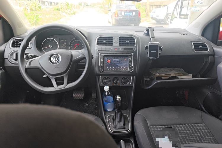 Used Volkswagen Polo 2014 1.4L Automatic Comfort Edition Center Console