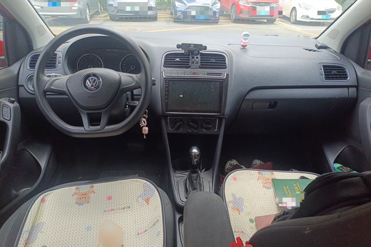 Used Volkswagen Polo 2014 1.4L Automatic Comfort Edition Center Console