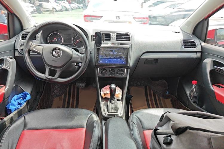 Used Volkswagen Polo 2014 1.6L Automatic Comfort Edition Center Console