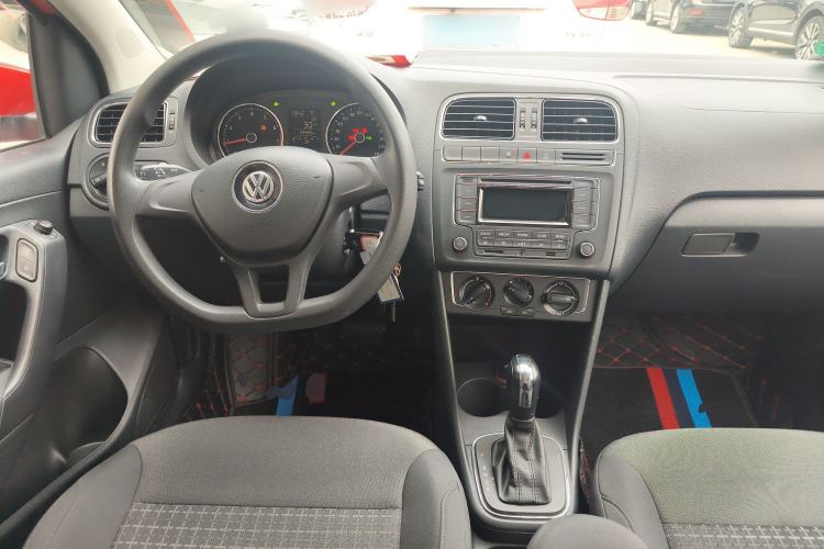 Used Volkswagen Polo 2014 1.6L Automatic Comfort Edition Center Console