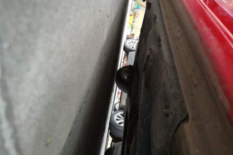 Used Volkswagen Polo 2014 1.6L Manual Comfort Edition Chassis Front Right