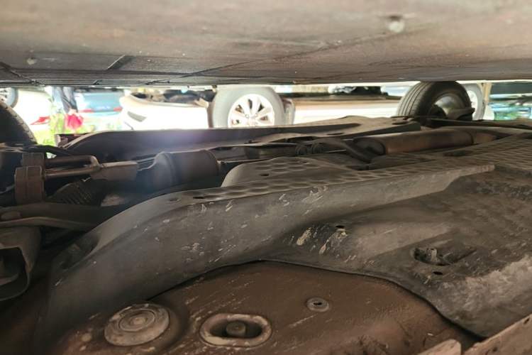 Used Volkswagen Polo 2014 1.6L Manual Comfort Edition Chassis Front Right