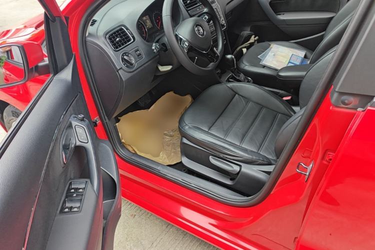Used Volkswagen Polo 2014 1.6L Automatic Luxury Edition Driver Seat