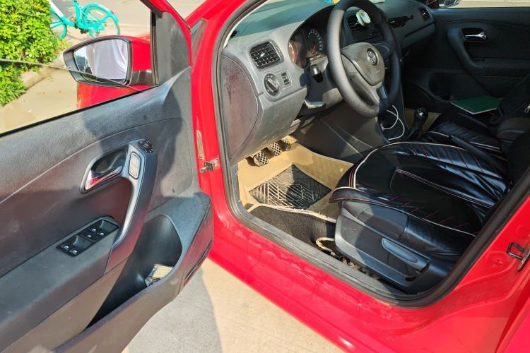 Used Volkswagen Polo 2014 1.4L Manual Fashion Edition Driver Seat