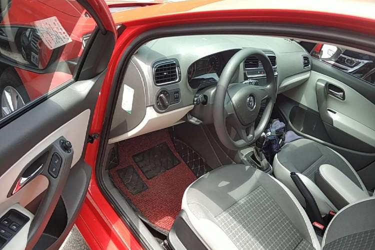 Used Volkswagen Polo 2014 1.4L Automatic Comfort Edition Driver Seat