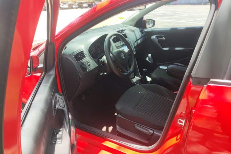 Used Volkswagen Polo 2014 1.6L Manual Comfort Edition Driver Seat