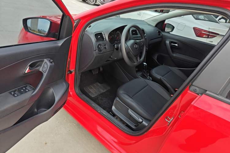 Used Volkswagen Polo 2014 1.6L Automatic Comfort Edition Driver Seat