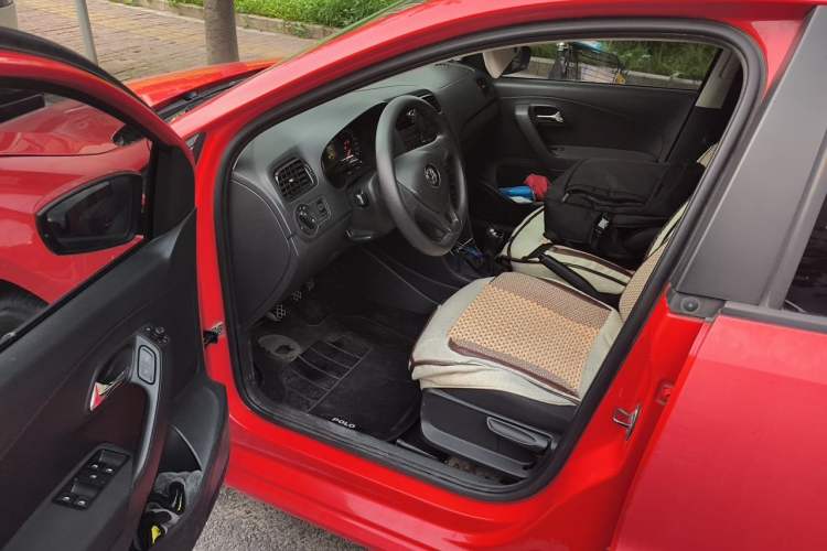 Used Volkswagen Polo 2014 1.4L Manual Fashion Edition Driver Seat