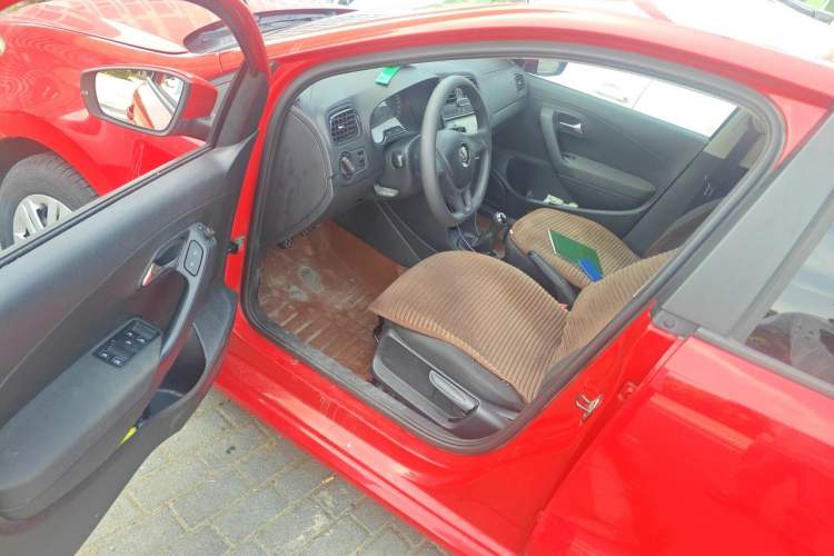 Used Volkswagen Polo 2014 1.4L Manual Fashion Edition Driver Seat