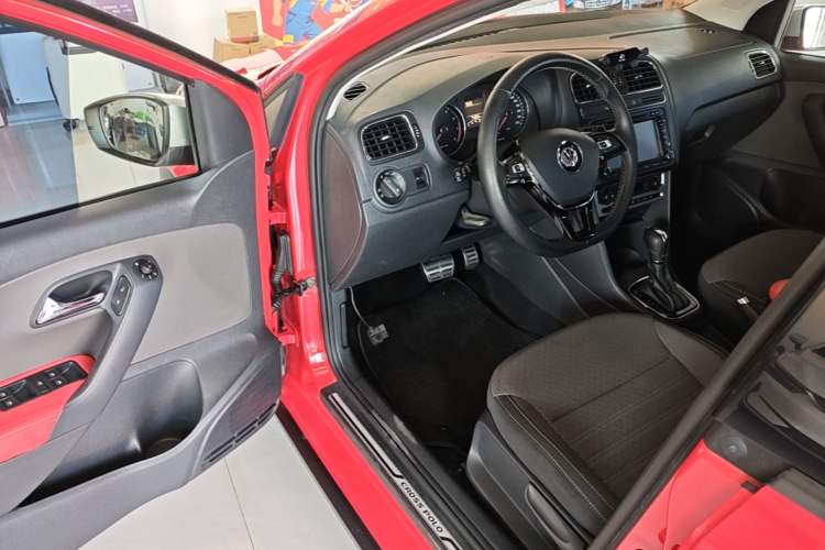 Used Volkswagen Polo 2014 1.6L Cross Polo Automatic Driver Seat
