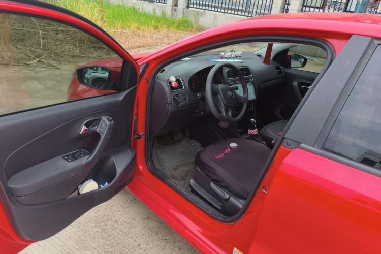 Used Volkswagen Polo 2014 1.6L Automatic Comfort Edition Driver Seat