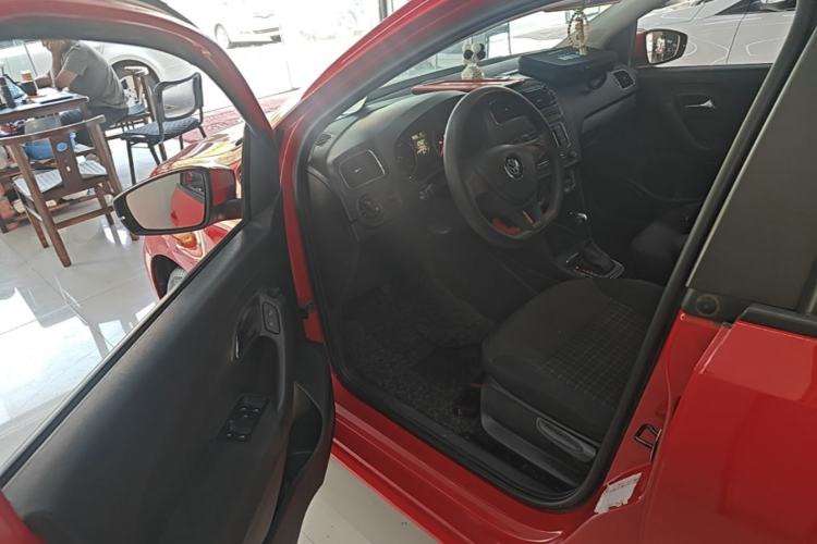 Used Volkswagen Polo 2014 1.6L Automatic Comfort Edition Driver Seat