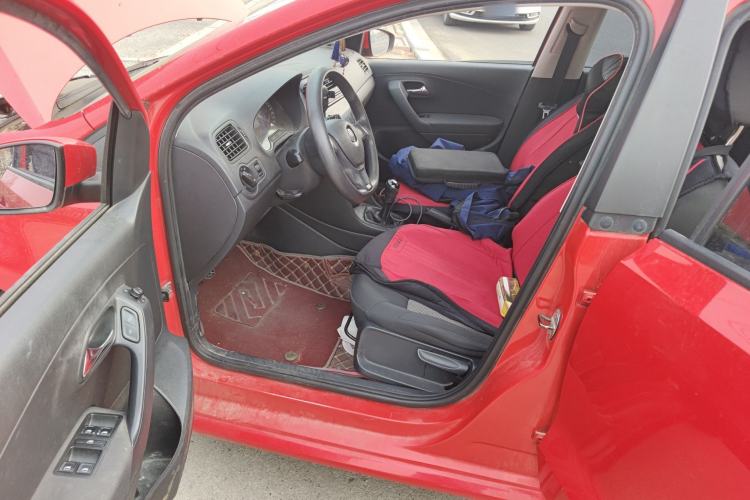 Used Volkswagen Polo 2014 1.4L Manual Fashion Edition Driver Seat