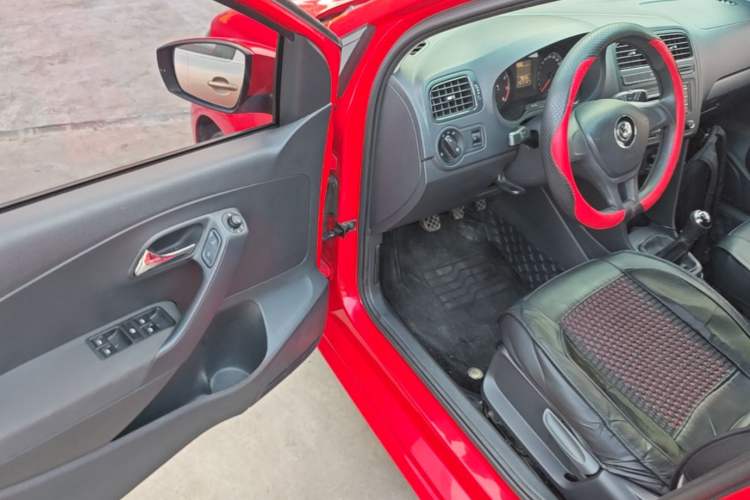 Used Volkswagen Polo 2014 1.4L Manual Fashion Edition Driver Seat