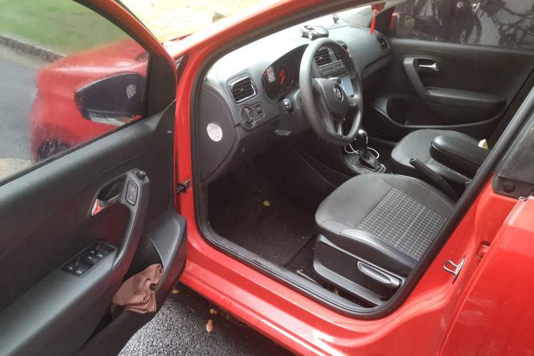 Used Volkswagen Polo 2014 1.6L Automatic Comfort Edition Driver Seat