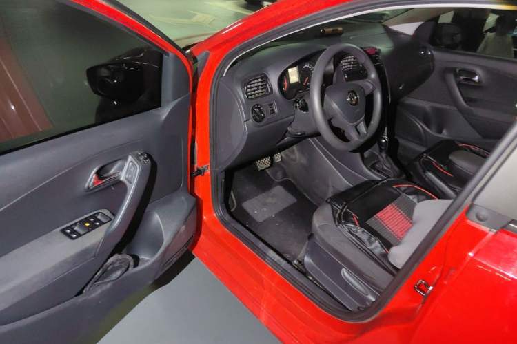 Used Volkswagen Polo 2014 1.6L Automatic Comfort Edition Driver Seat