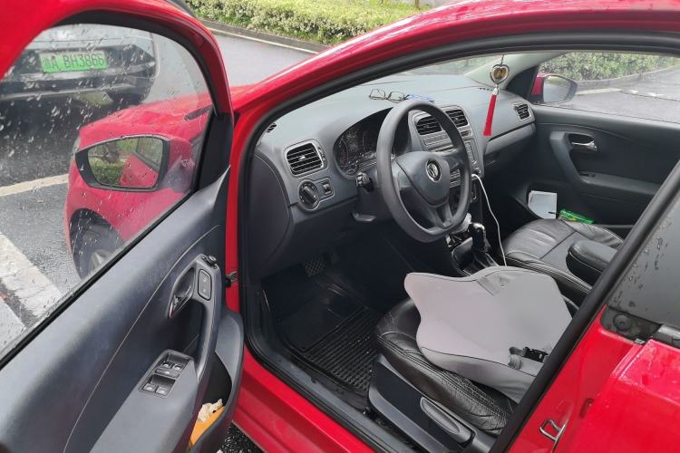 Used Volkswagen Polo 2014 1.6L Automatic Comfort Edition Driver Seat
