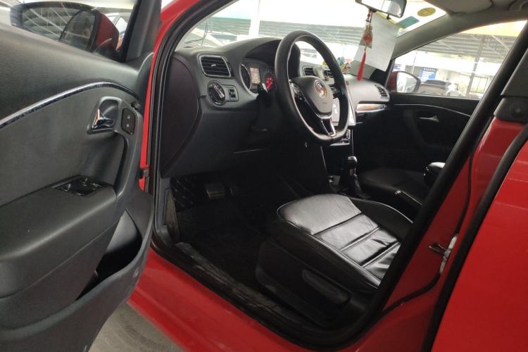 Used Volkswagen Polo 2014 1.6L Automatic Luxury Edition Driver Seat