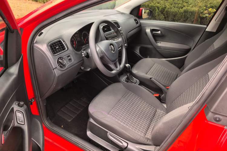 Used Volkswagen Polo 2014 1.6L Automatic Comfort Edition Driver Seat