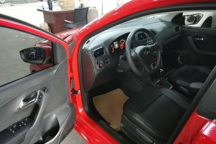 Used Volkswagen Polo 2014 1.6L Automatic Comfort Edition Driver Seat