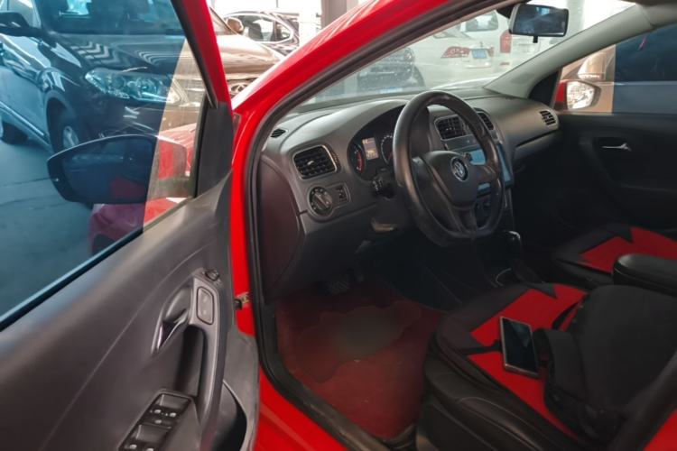 Used Volkswagen Polo 2014 1.4L Automatic Comfort Edition Driver Seat
