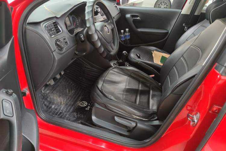 Used Volkswagen Polo 2014 1.6L Manual Comfort Edition Driver Seat