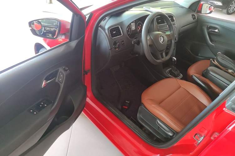 Used Volkswagen Polo 2014 1.6L Automatic Comfort Edition Driver Seat