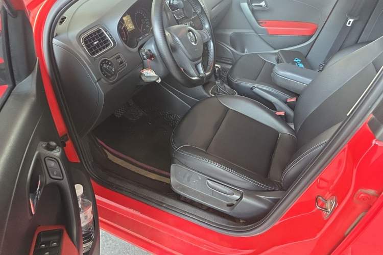Used Volkswagen Polo 2014 1.6L Automatic Comfort Edition Driver Seat