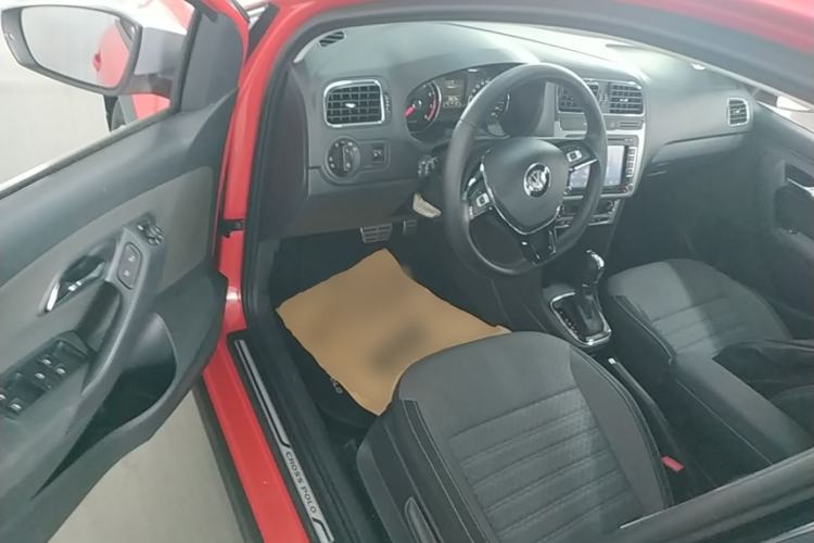 Used Volkswagen Polo 2014 1.6L Cross Polo Automatic Driver Seat