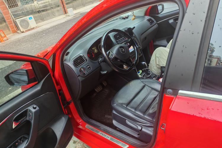 Used Volkswagen Polo 2014 1.6L Automatic Luxury Edition Driver Seat