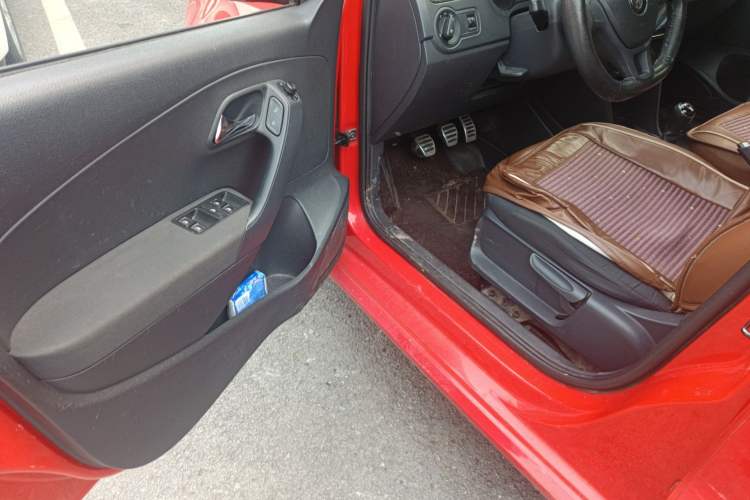 Used Volkswagen Polo 2014 1.4L Manual Fashion Edition Driver Seat