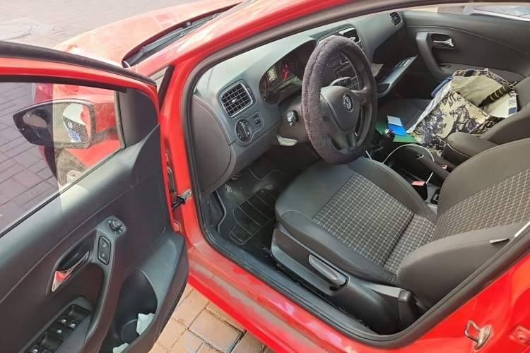 Used Volkswagen Polo 2014 1.6L Manual Comfort Edition Driver Seat