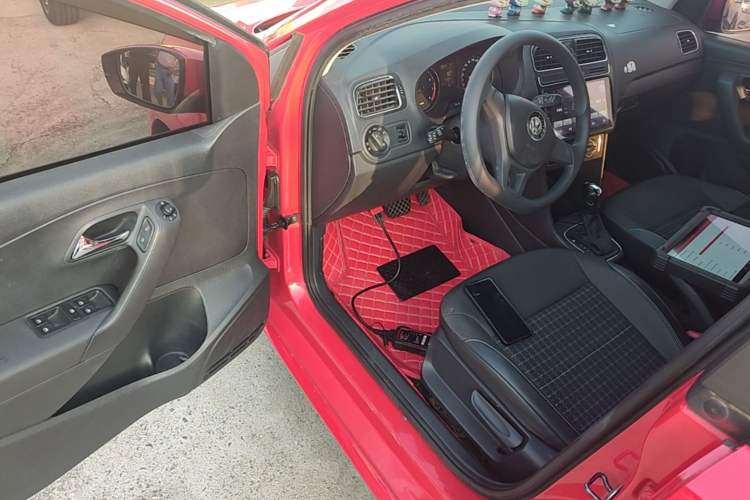 Used Volkswagen Polo 2014 1.4L Automatic Comfort Edition Driver Seat