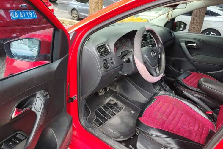 Used Volkswagen Polo 2014 1.4L Automatic Comfort Edition Driver Seat