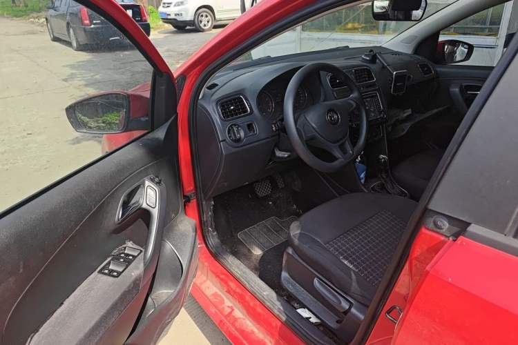 Used Volkswagen Polo 2014 1.4L Automatic Comfort Edition Driver Seat