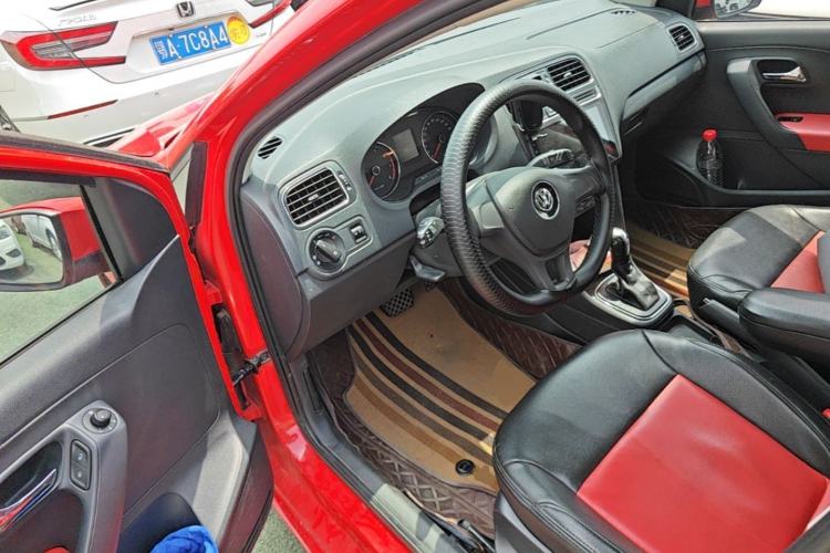 Used Volkswagen Polo 2014 1.6L Automatic Comfort Edition Driver Seat