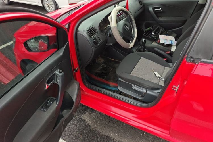 Used Volkswagen Polo 2014 1.4L Manual Fashion Edition Driver Seat