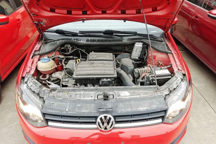 Used Volkswagen Polo 2014 1.4L Manual Fashion Edition Engine Bay