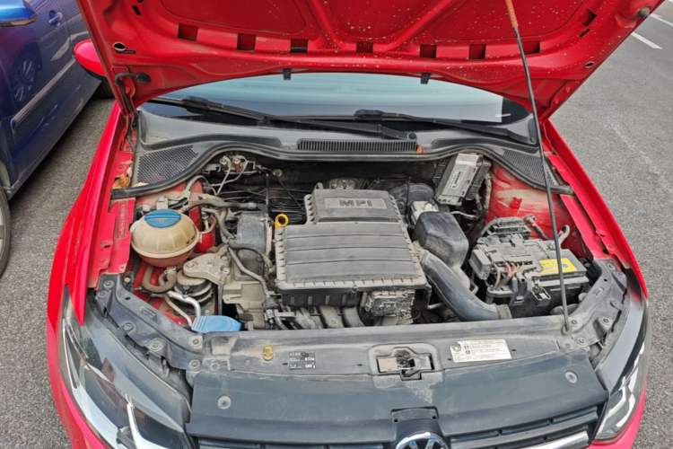 Used Volkswagen Polo 2014 1.4L Automatic Comfort Edition Engine Bay