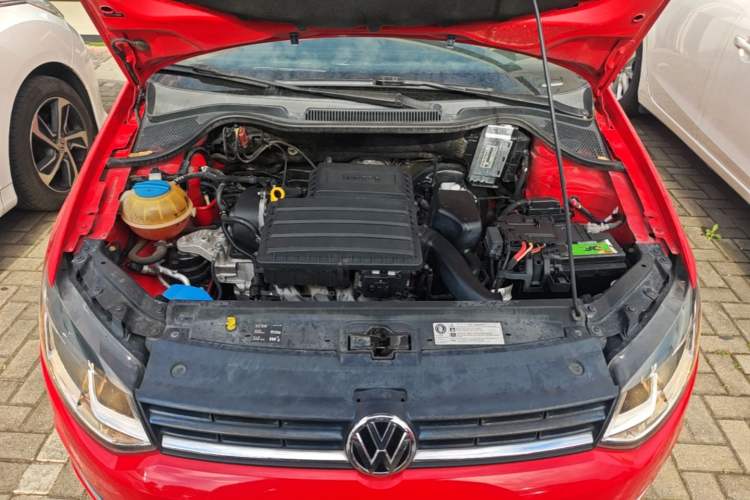 Used Volkswagen Polo 2014 1.6L Automatic Comfort Edition Engine Bay