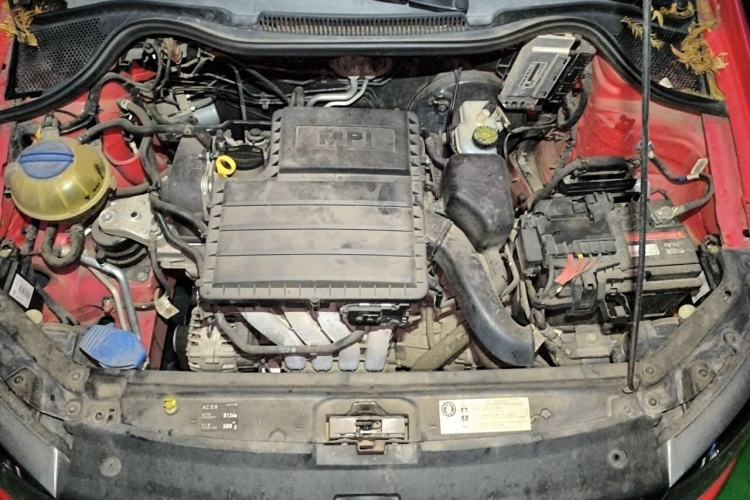 Used Volkswagen Polo 2014 1.6L Automatic Comfort Edition Engine Bay