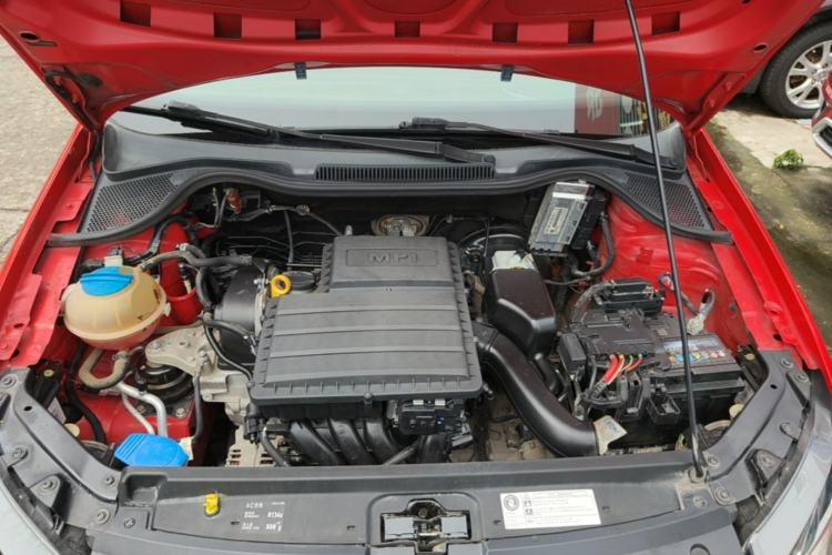 Used Volkswagen Polo 2014 1.4L Automatic Comfort Edition Engine Bay