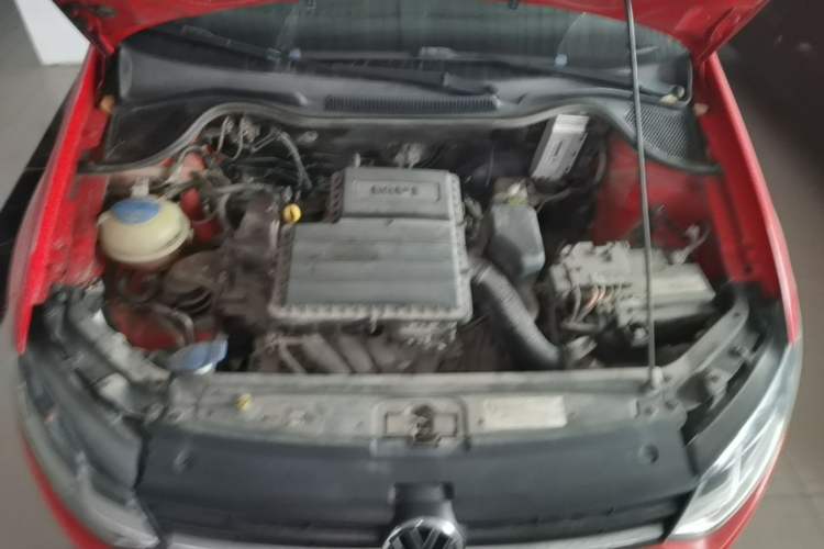 Used Volkswagen Polo 2014 1.6L Manual Comfort Edition Engine Bay