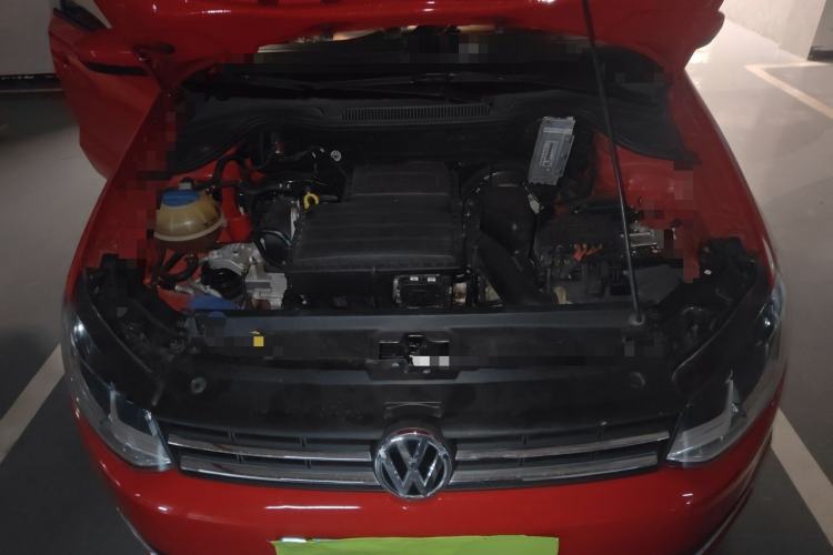 Used Volkswagen Polo 2014 1.6L Automatic Comfort Edition Engine Bay