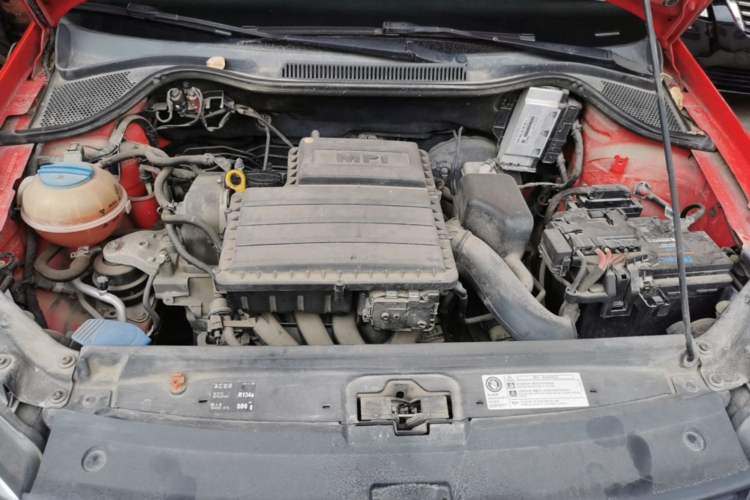Used Volkswagen Polo 2014 1.6L Automatic Comfort Edition Engine Bay